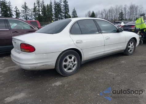 1998 Oldsmobile Intrigue из США, поврежденный, VIN 1G3WH52K2WF333739